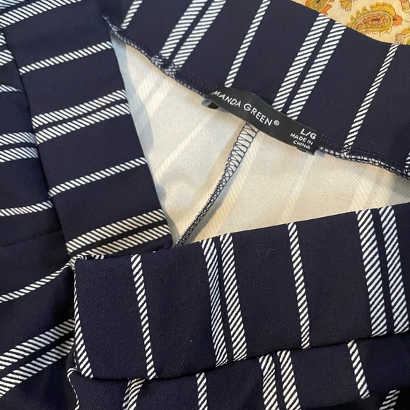 Women’s Wise Leg Pants ( Large ) - Picture 2 of 3